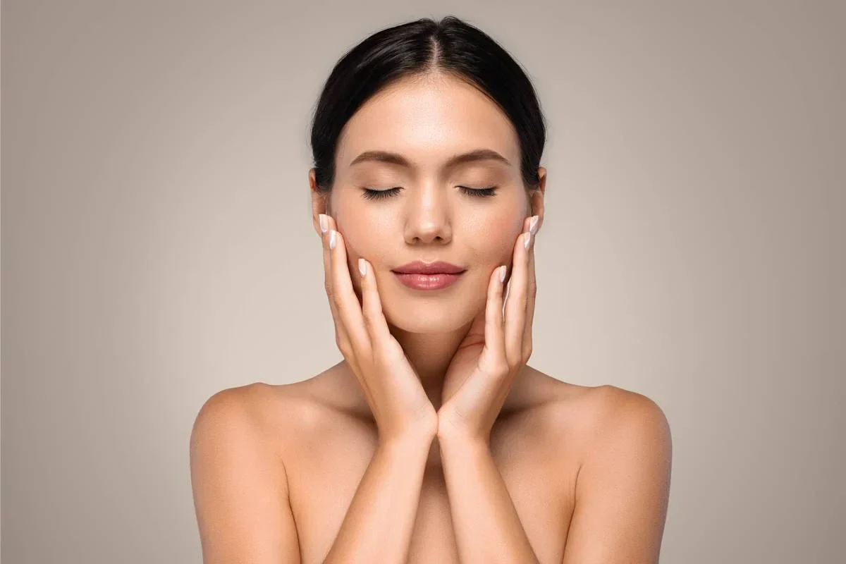 Improve Skin Recovery With GLOW Peptide Support For Healthy-Looking Skin